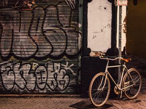 Превью обои велосипед, улица, стены
