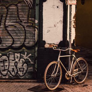 Превью обои велосипед, улица, стены