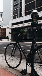 Превью обои велосипед, улица, здания, город
