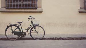 Превью обои велосипед, здание, улица