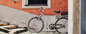 Превью обои велосипед, здание, улица, фасад