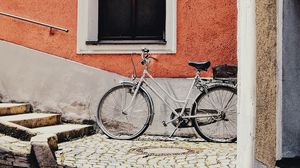 Превью обои велосипед, здание, улица, фасад