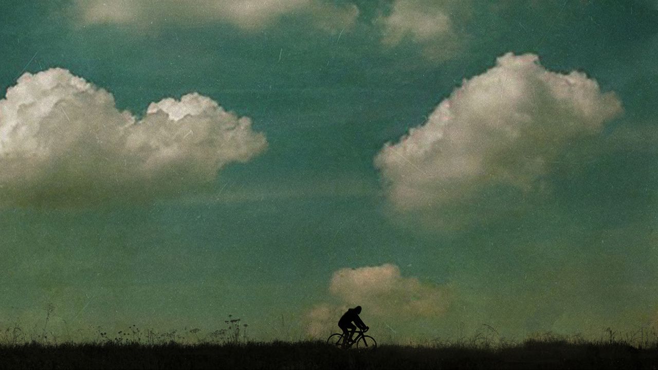 Обои велосипедист, силуэт, облака, небо