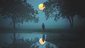 Превью обои велосипедист, туман, луна, вода, деревья, отражение