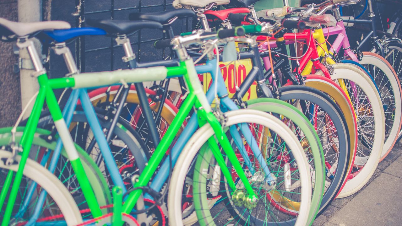 Обои велосипеды, стоянка, разноцветный