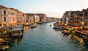 Превью обои венеция, канал, гондольеры, здания