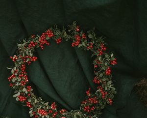 Превью обои венок, брусника, ягоды, красный, грозди