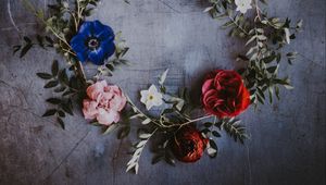 Превью обои венок, цветы, листья, композиция