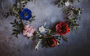 Превью обои венок, цветы, листья, композиция