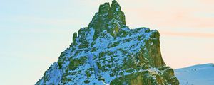 Превью обои вершина, гора, скалы, деревья, снег, заснеженный