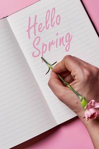 Превью обои весна, фраза, слова, цветок, тетрадь, рука, розовый