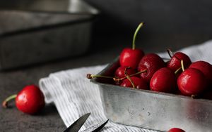 Превью обои вишни, ягоды, ножницы, фрукты