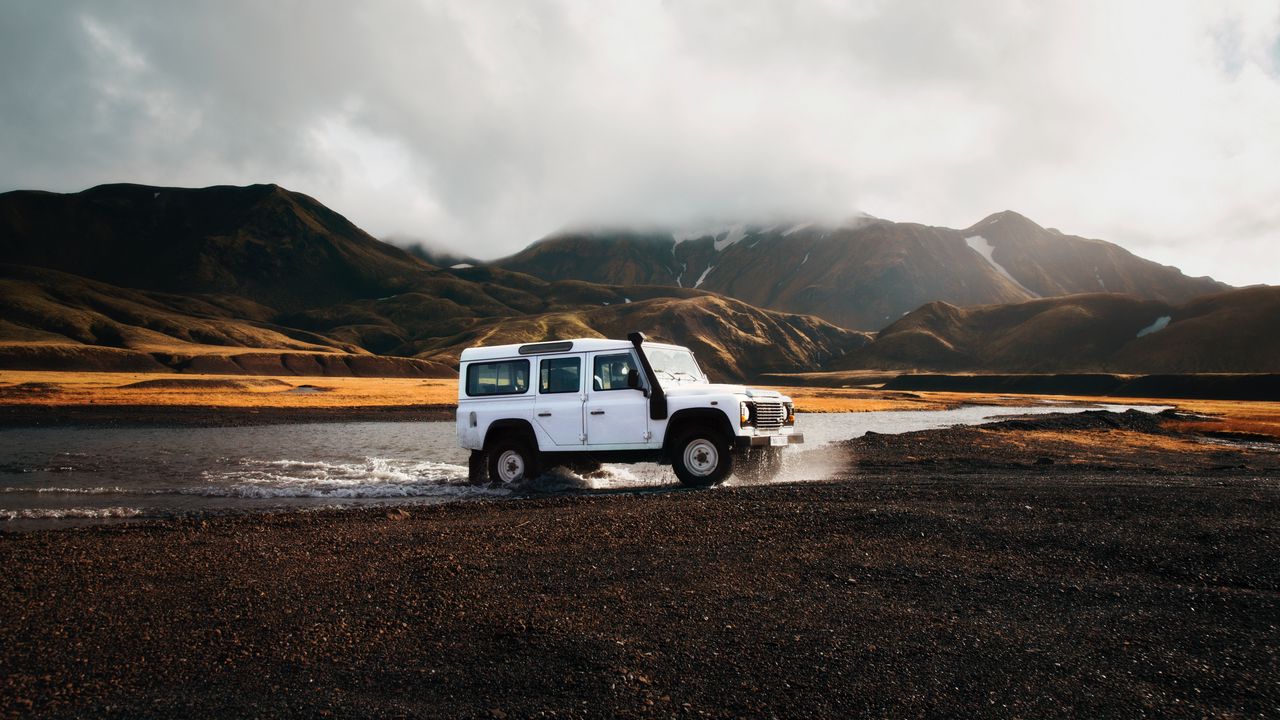Обои внедорожник, озеро, поездка, путешествие, ландманналаугар, исландия
