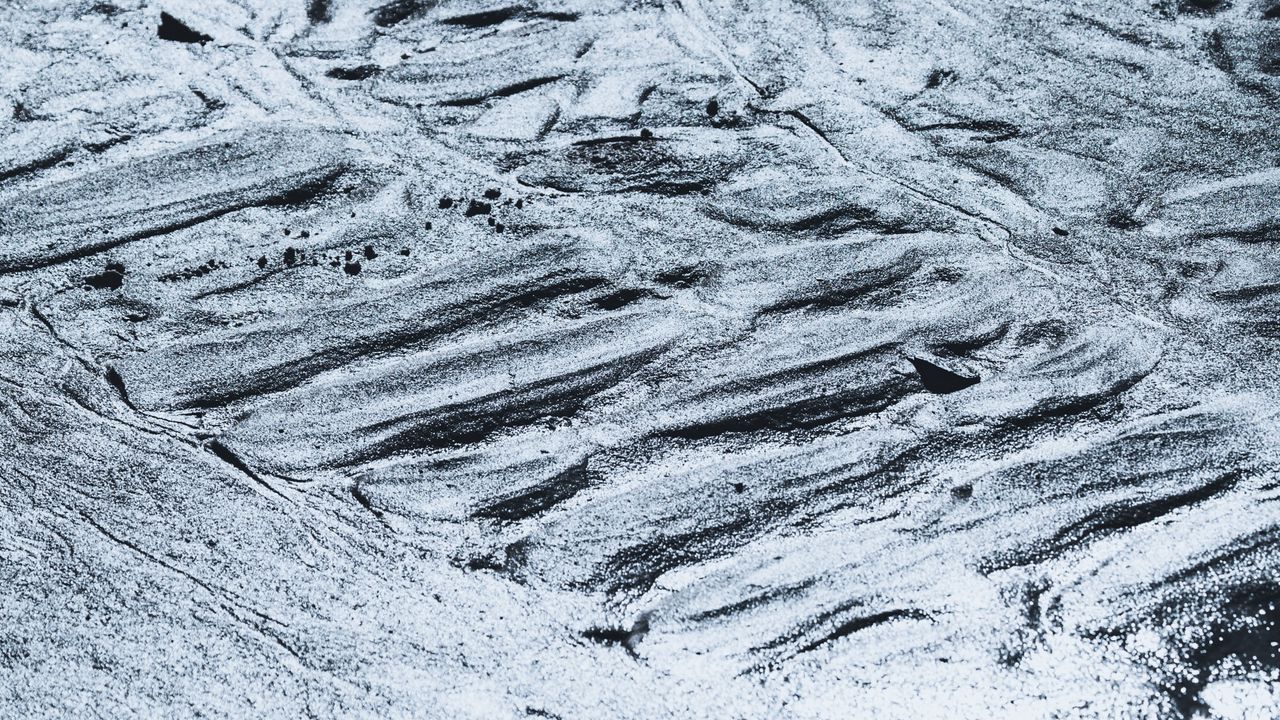 Обои вода, блики, снег, заснеженный