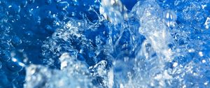 Превью обои вода, брызги, капли, всплеск, крупный план