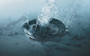 Превью обои вода, брызги, отражение