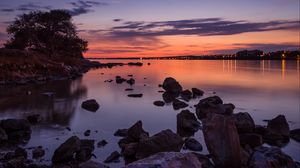 Превью обои вода, камни, горизонт, закат