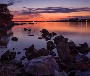 Превью обои вода, камни, горизонт, закат