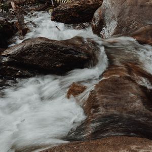 Превью обои вода, камни, поток, река