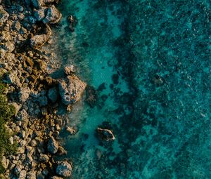 Превью обои вода, камни, вид сверху, море, берег