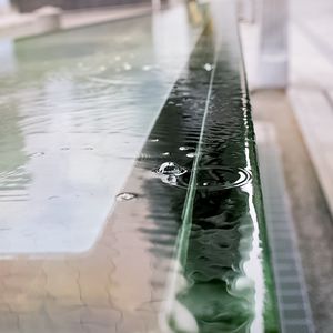 Превью обои вода, капли, макро, размытие