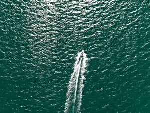 Превью обои вода, катер, вид сверху, волны, море