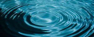Превью обои вода, круги, крупным планом