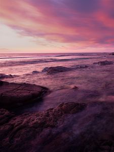 Превью обои вода, море, камни, пейзаж, закат, фиолетовый