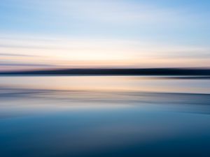 Превью обои вода, небо, горизонт, размытость, море