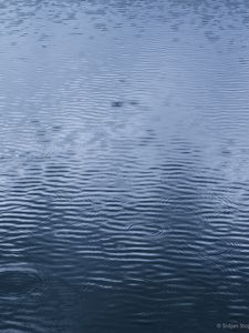 Превью обои вода, озеро, рябь, синий