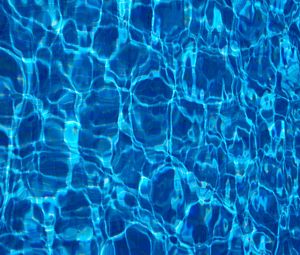 Превью обои вода, поверхность, бассейн, рябь, синий, прозрачный
