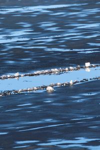 Превью обои вода, река, лед, рельеф, синий