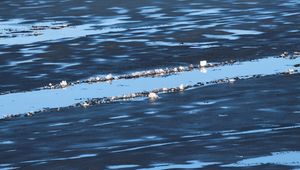 Превью обои вода, река, лед, рельеф, синий