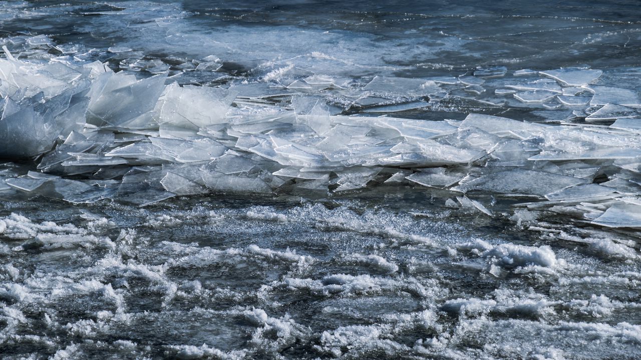 Обои вода, река, лед, рельеф, осколки