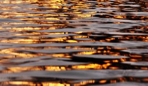 Превью обои вода, река, жидкость, волны, рябь