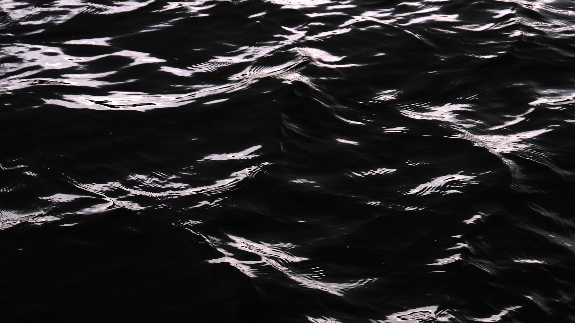 Скачать 1920x1080 вода, волны, черно-белый, черный обои, картинки full hd,  hdtv, fhd, 1080p