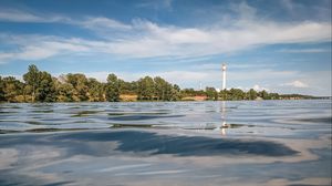 Превью обои вода, волны, маяк, башня, деревья, пейзаж