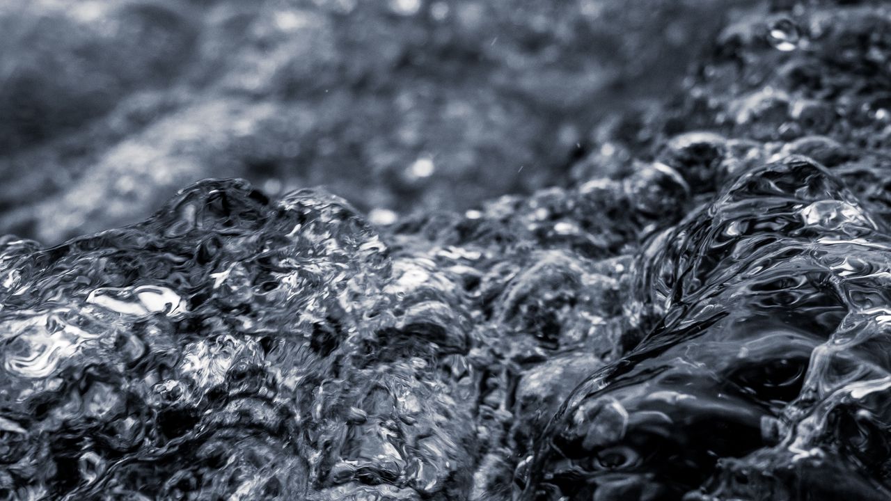 Обои вода, волны, рябь, макро, серый