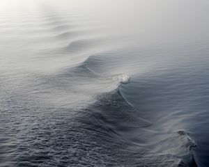 Превью обои вода, волны, туман, минимализм