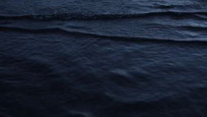 Превью обои водная гладь, рябь, волны, вода