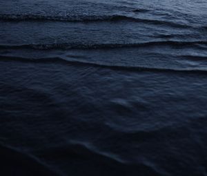 Превью обои водная гладь, рябь, волны, вода