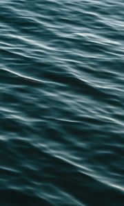 Превью обои водная гладь, рябь, волны, вода, темный