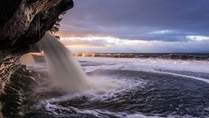 Превью обои водопад, берег, море, пена, вода