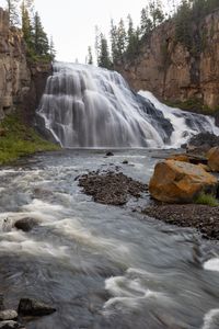 Превью обои водопад, брызги, камни, природа