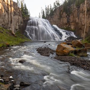 Превью обои водопад, брызги, камни, природа