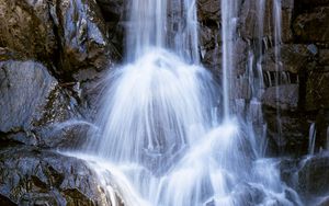 Превью обои водопад, брызги, камни, мокрый