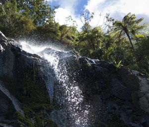 Превью обои водопад, брызги, камни