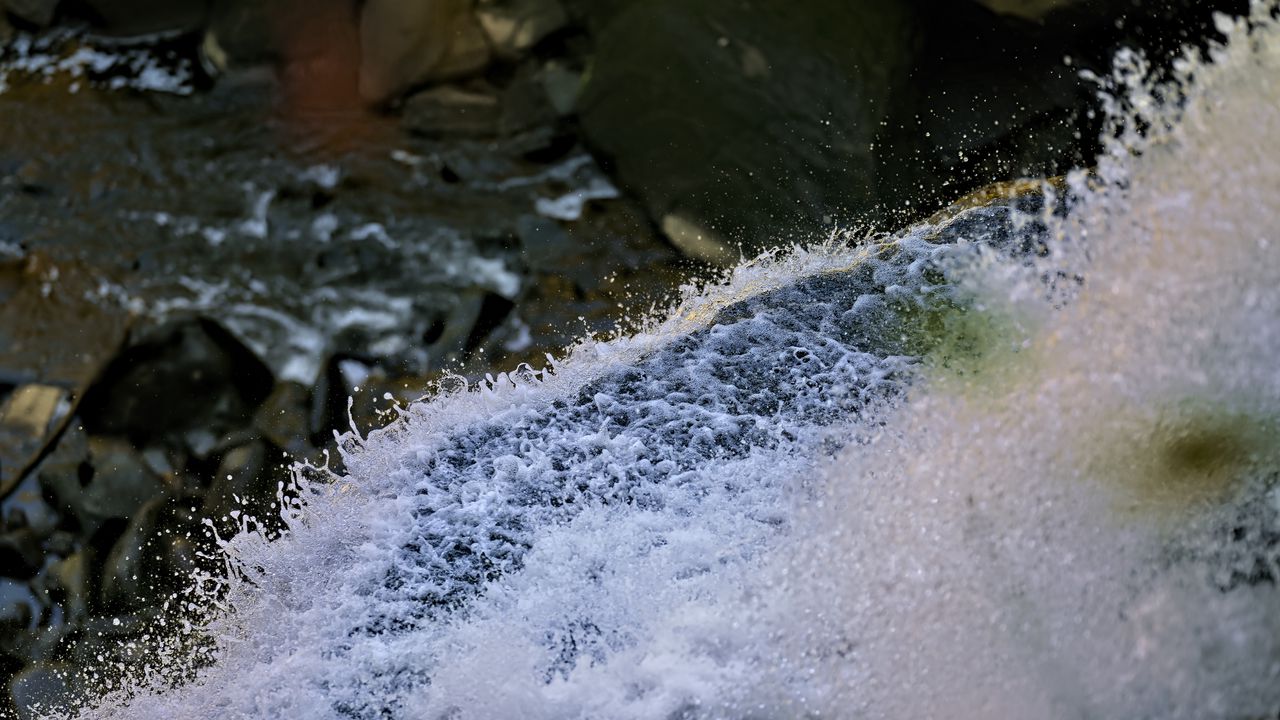 Обои водопад, брызги, капли