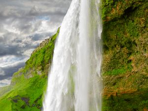 Превью обои водопад, брызги, скала, мох