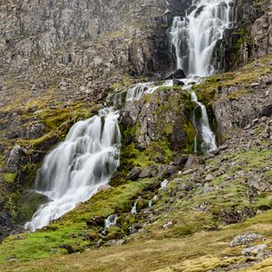 Превью обои водопад, гора, обрыв, камни, природа